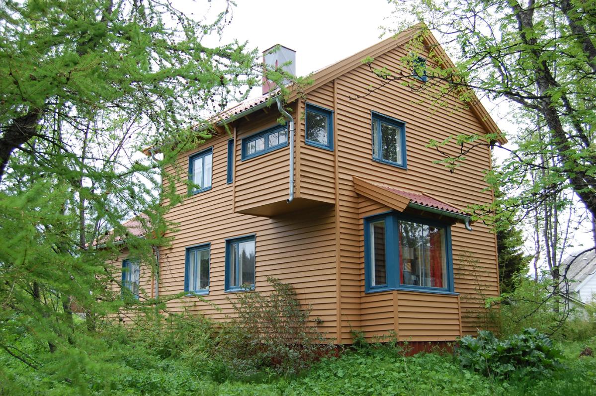 Bilde av arkitektens hus. Pioneren Kirsten Sand utformet sitt hus med en bestemt hensikt og en bevisst tanke. Foto: Troms fylkeskommune