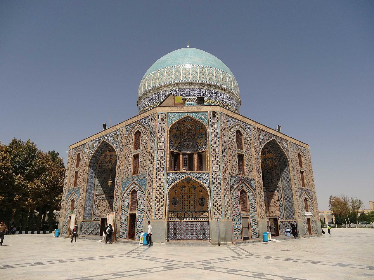Verdensarven Khajeh Rabi Mausoleum er fra 1500-tallet og ligger i Mashhad i provinsen Khorasan Razavi nordøst i Iran. Mausoleet har praktfulle mosaikker og fantastisk innvendig dekor. Foto: Alireza Khorsandi (CC BY-SA 4.0) via Wikimedia commons