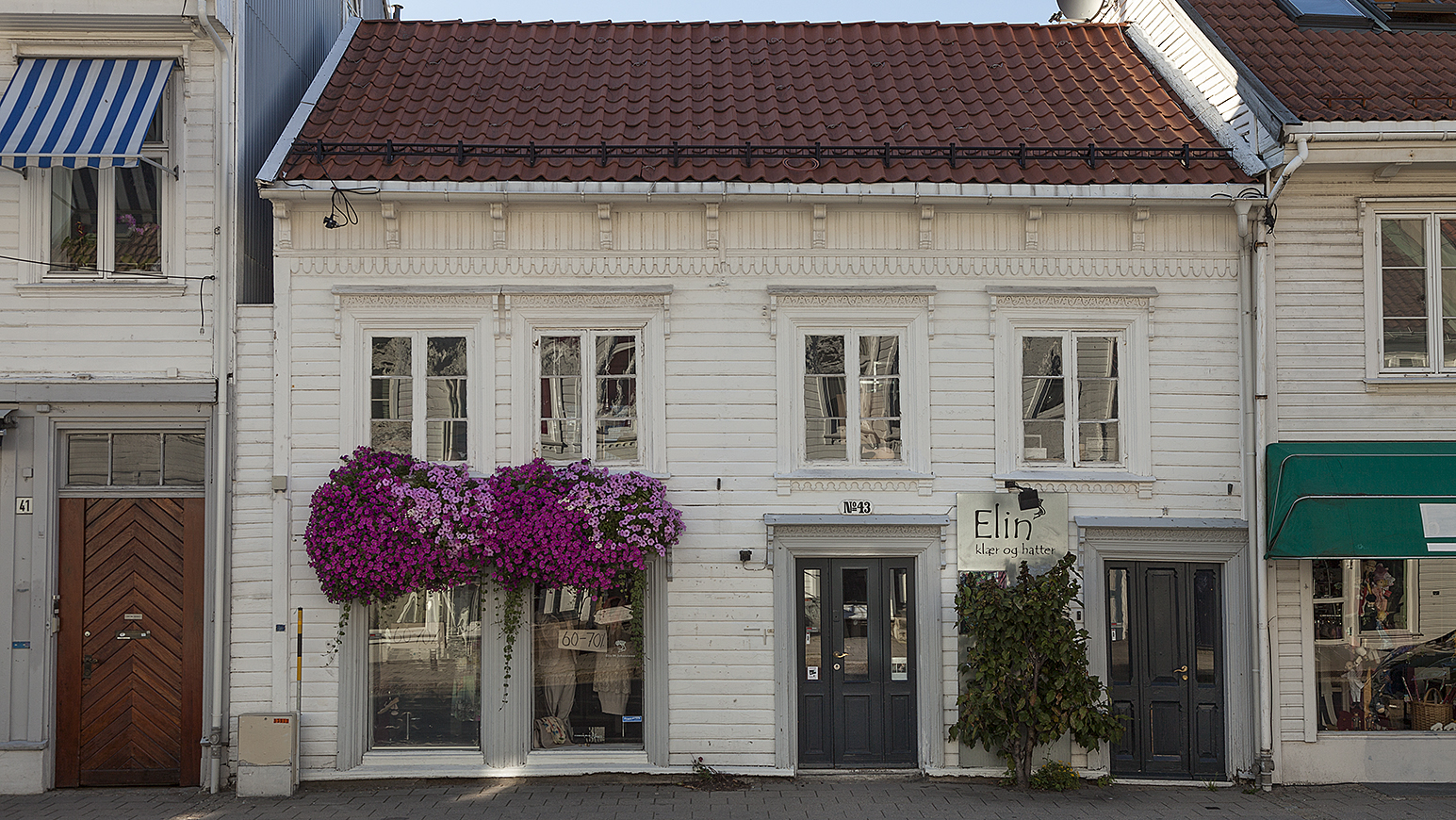 Skippergata 43 er en av de få 17- og 1800-tallsbygningene i Kvadraturen som har en bevart og original bakgård. Nå er huset restaurert og fredet. Foto: Birger Lindstad/Riksantikvaren