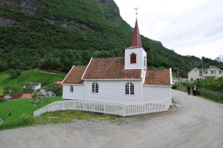 Undredal stavkyrkje er den minste stavkyrkja i Noreg med 40 sitjeplassar.