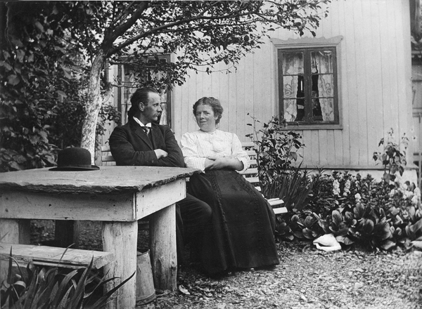 Husene som fredes på Kampen ble opprinnelig kalt Lundin-husene, etter Lundin-familien som eide dem. Her på bildet er Olaf Lundin i 1911. Foto: Oslo Museum