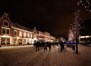 Bilde av Vinter på torvet i Kristiansand, en by hvor det skjer mye spennende byutvikling for tiden. Foto: Guri Dahl