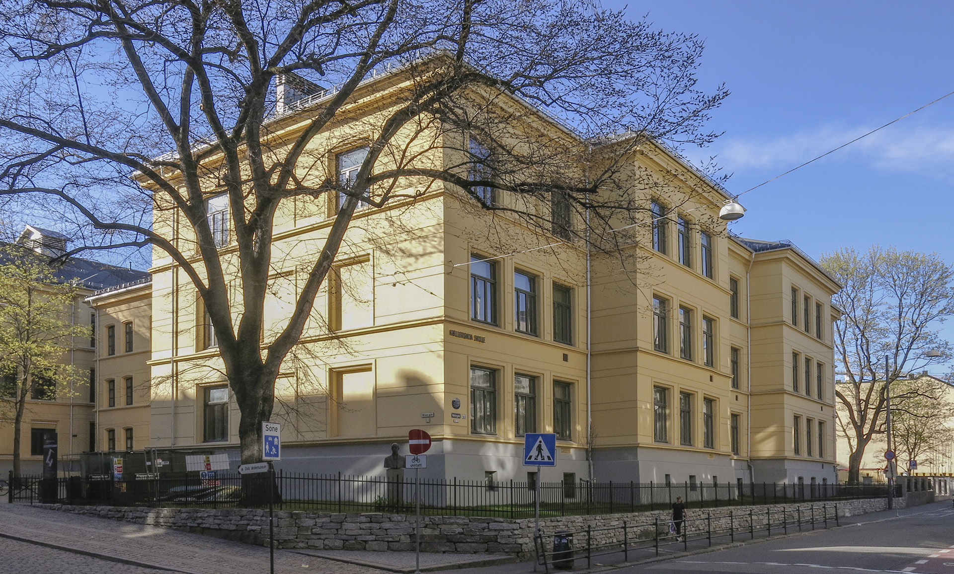 bilde av Møllergata skole i Oslo. Foto: Anders Amlo, Riksantikvaren
