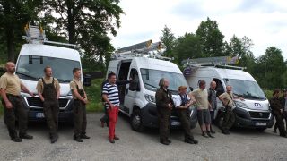 Bilde av tre fagsterke team som bemanner de velutstyrte «kulturambulansene». Foto: Harald Ibenholt, Riksantikvaren