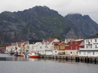 Bilde av bryggen i Henningsvær. Foto av Siri Wolland, Riksantikvaren