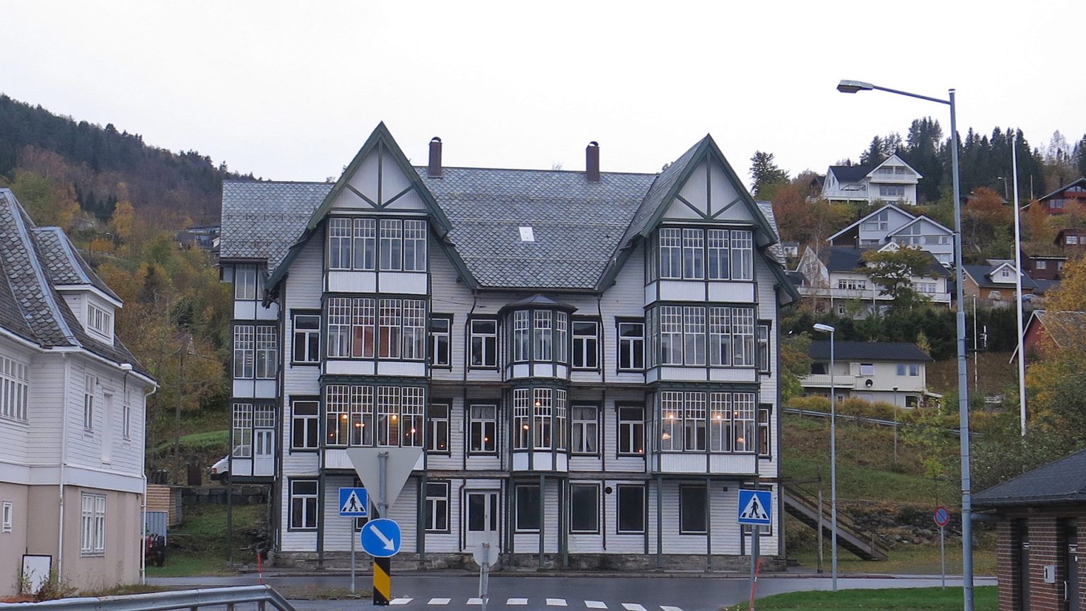 Riksantikvaren har freda Sjøholt hotell - Riksantikvaren