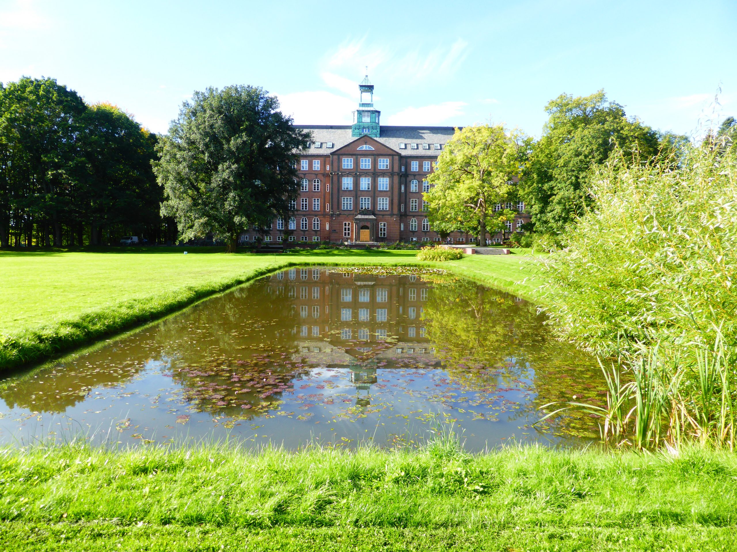 Parken ved Norges miljø- og biovitenskapelige universitet (NMBU)