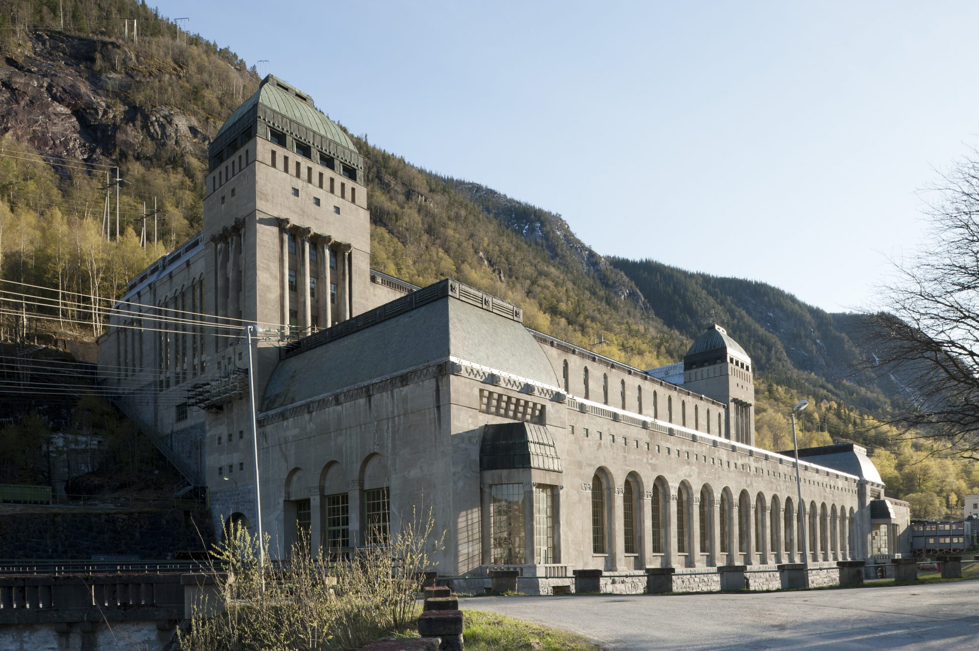 Såheim power station in Rjukan was accorded listed status in 2003. Såheim is part of the Rjukan-Notodden Industrial Heritage Site and thus included on the UNESCO World Heritage List. Built in 1914 based on plans by architect Thorvald Astrup and Professor Olaf Nordhagen. Photo: Per Berntsen