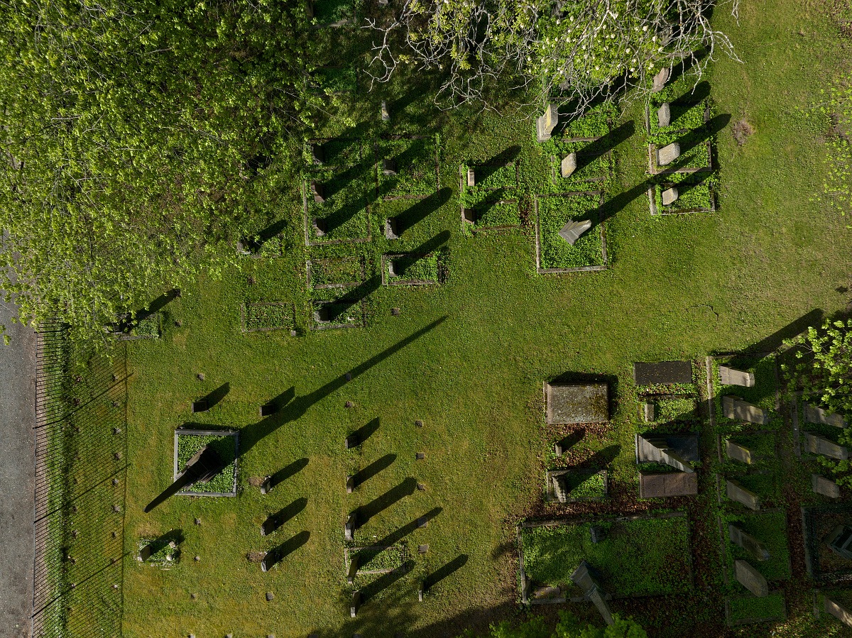 Dronebilde av Sofienberg jødiske gravlund i Oslo