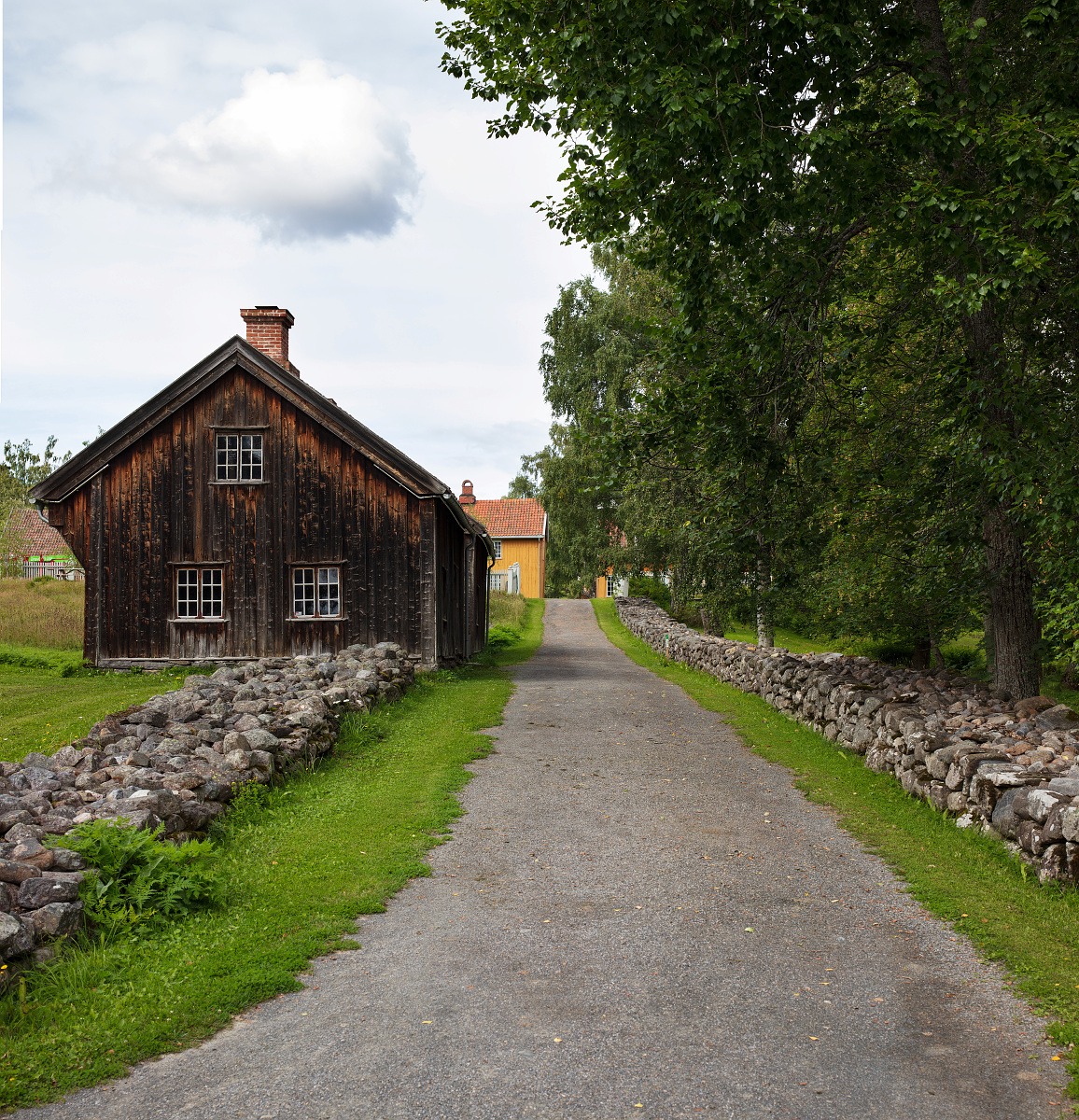 Bryggerhus og veg på Steinberg gård